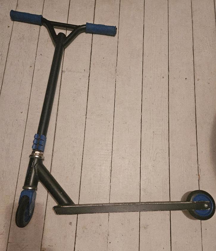 Stuntstep v stuur, Kinderen en Baby's, Speelgoed | Buiten | Voertuigen en Loopfietsen, Gebruikt, Overige typen, Ophalen