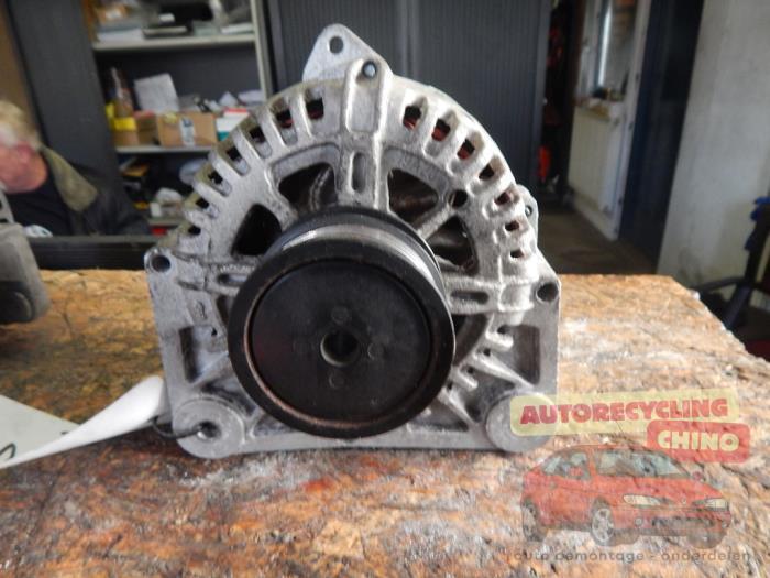 Dynamo van een Renault Clio, Auto-onderdelen, Motor en Toebehoren, Renault, Gebruikt, 3 maanden garantie, Ophalen