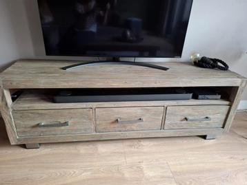 Mooie robuuste tv-kast. beschikbaar voor biedingen