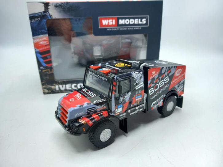 IVECO Powerstar – Boss Machinery Team de Rooy FPT #600, Hobby en Vrije tijd, Modelauto's | 1:50, Nieuw, Bus of Vrachtwagen, Wsi