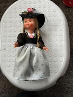 klederdracht poppen, Verzamelen, Poppen, Ophalen of Verzenden, Zo goed als nieuw, Pop