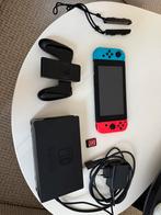 Nintendo Switch Rood/Blauw + Super Mario Odyssey, Gebruikt, 1 speler, Eén computer, Vanaf 7 jaar
