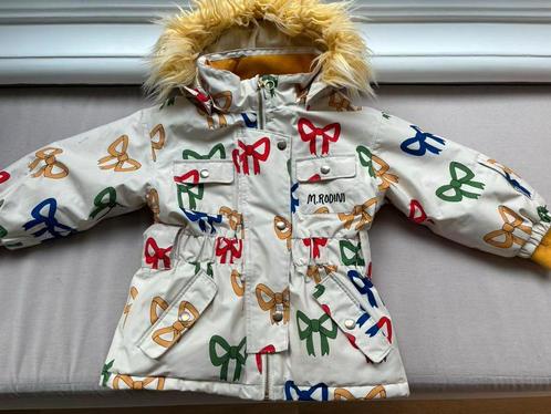 Mini Rodini Ski Jack met capuchon, wit/strikjes maat 104/110, Kinderen en Baby's, Kinderkleding | Maat 110, Ophalen of Verzenden