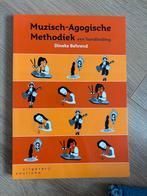 Muzisch-Agogische Methodiek - Dineke Behrend, Ophalen, Zo goed als nieuw, Algemeen