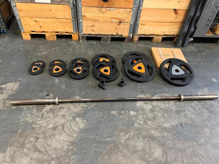 Olympische halter stang met 127,5 kg ziva schijven, Sport en Fitness, Fitnessmaterialen, Gebruikt, Halterset, Ophalen