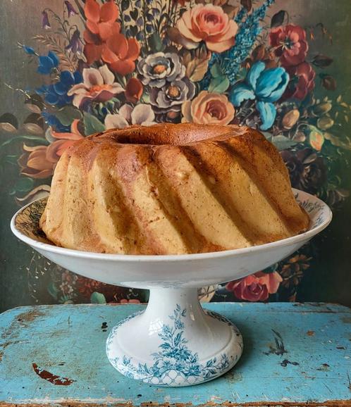 Brocante taart/fruitschaal petrolblauwe bloem Toen was geluk, Antiek en Kunst, Antiek | Servies los, Ophalen of Verzenden