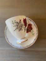 Royal Stafford Kop en Schotel – Roses to remember, Ophalen of Verzenden, Zo goed als nieuw, Porselein, Kop en/of schotel