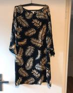 Zwarte jurk met bladprint, Kleding | Dames, Jurken, Zwart, Maat 42/44 (L), Ophalen of Verzenden, Zo goed als nieuw