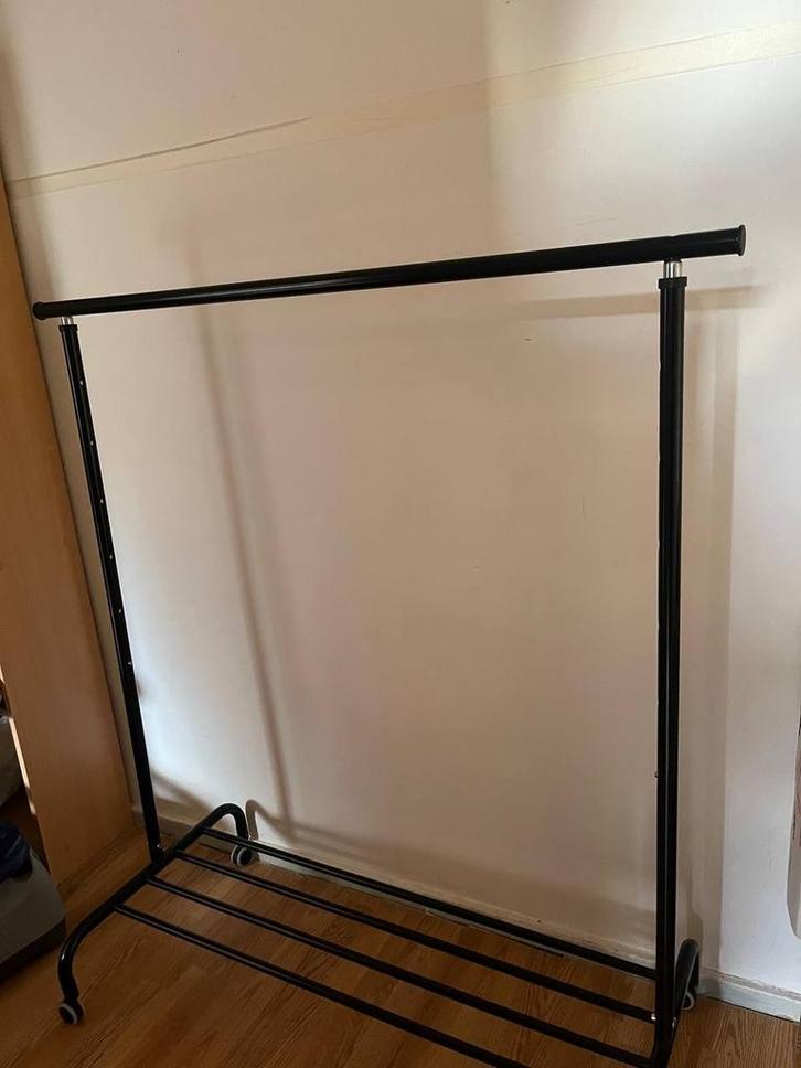 Verstelbaar Kledingrek op wielen met schoenensectie, Kleding | Dames, Kledingrekken, Gebruikt, Met wielen, Ophalen
