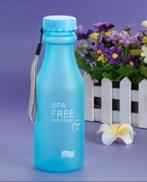 Nieuw: lekvrije waterflessen. Blauw en paars. Inhoud: 500 ml, Ophalen of Verzenden, Nieuw