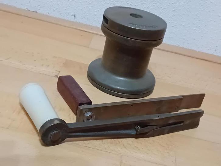 Lier (zeilen), Lewmar Emsworth, met twee insteek lierhendels, Watersport en Boten, Zeilen en Zeiltoebehoren, Gebruikt, Toebehoren