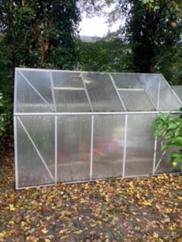 Tuinkas beschikbaar voor biedingen