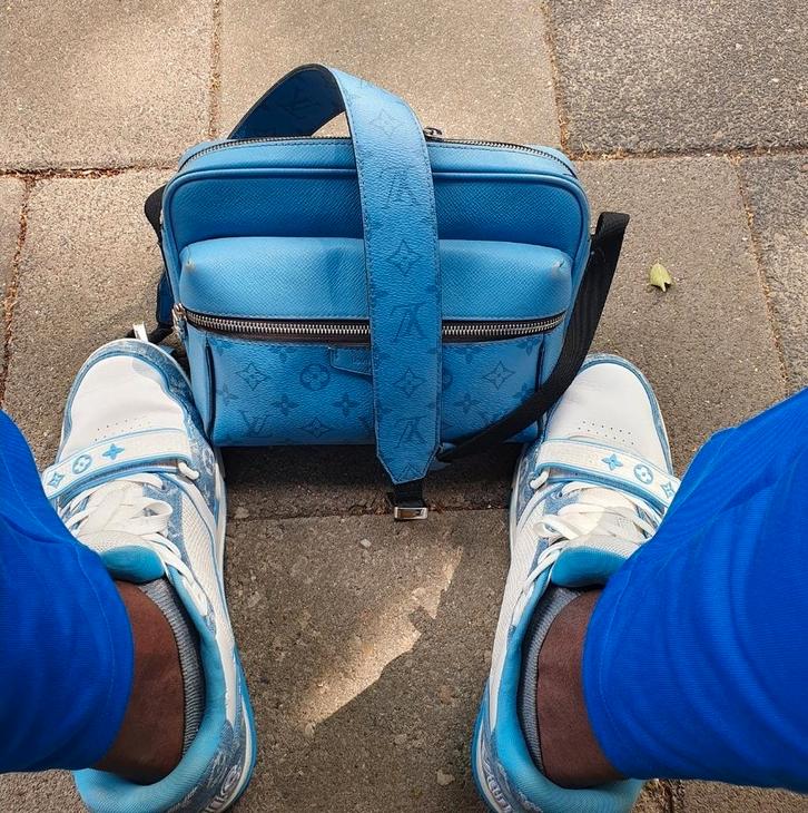 Louis vuitton lv taigarama light blue gucci dior.., Sieraden, Tassen en Uiterlijk, Tassen | Schoudertassen, Gebruikt, Blauw, Leer