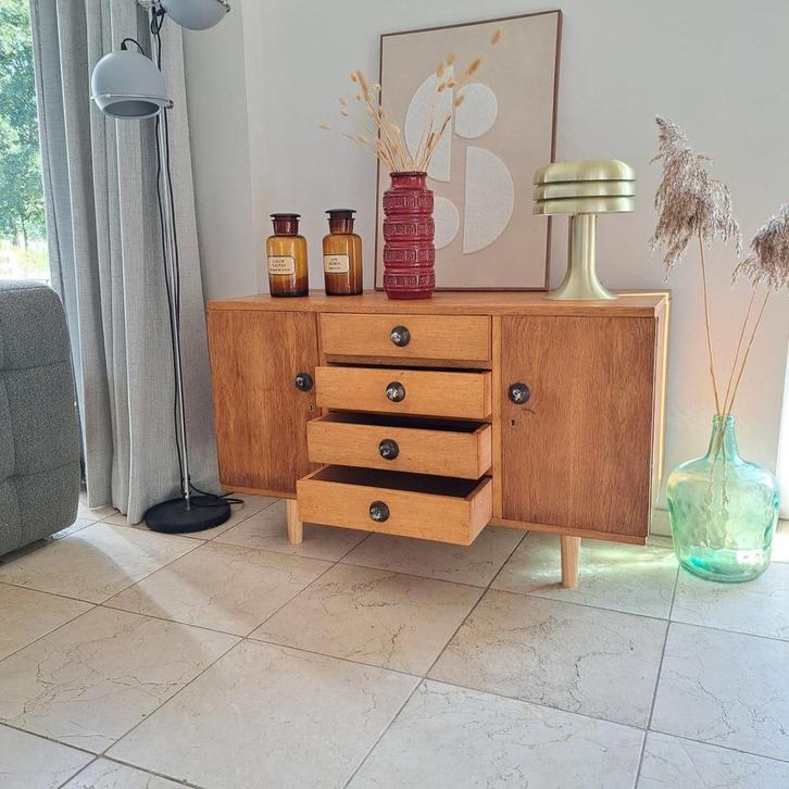 Vintage shabby mid-century Dressoir, jaren'60., Huis en Inrichting, Kasten | Dressoirs, Gebruikt, 25 tot 50 cm, Ophalen of Verzenden