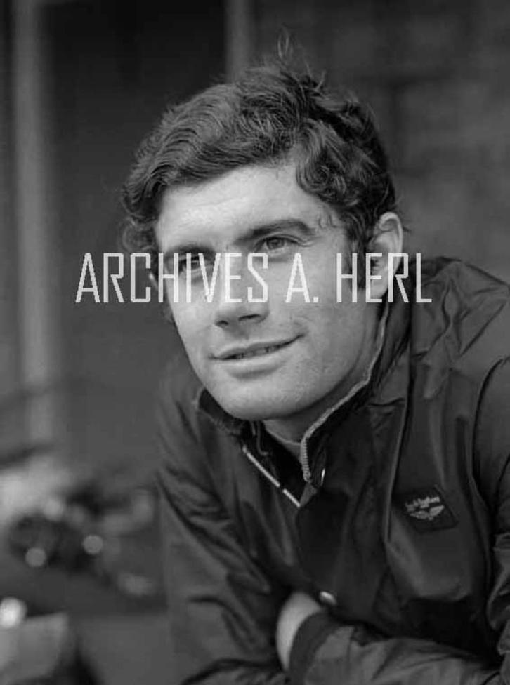 Giacomo Agostini – 1968 paddock – photo photograph portrait, Verzamelen, Foto's en Prenten, Nieuw, Foto, Overige onderwerpen, 1960 tot 1980