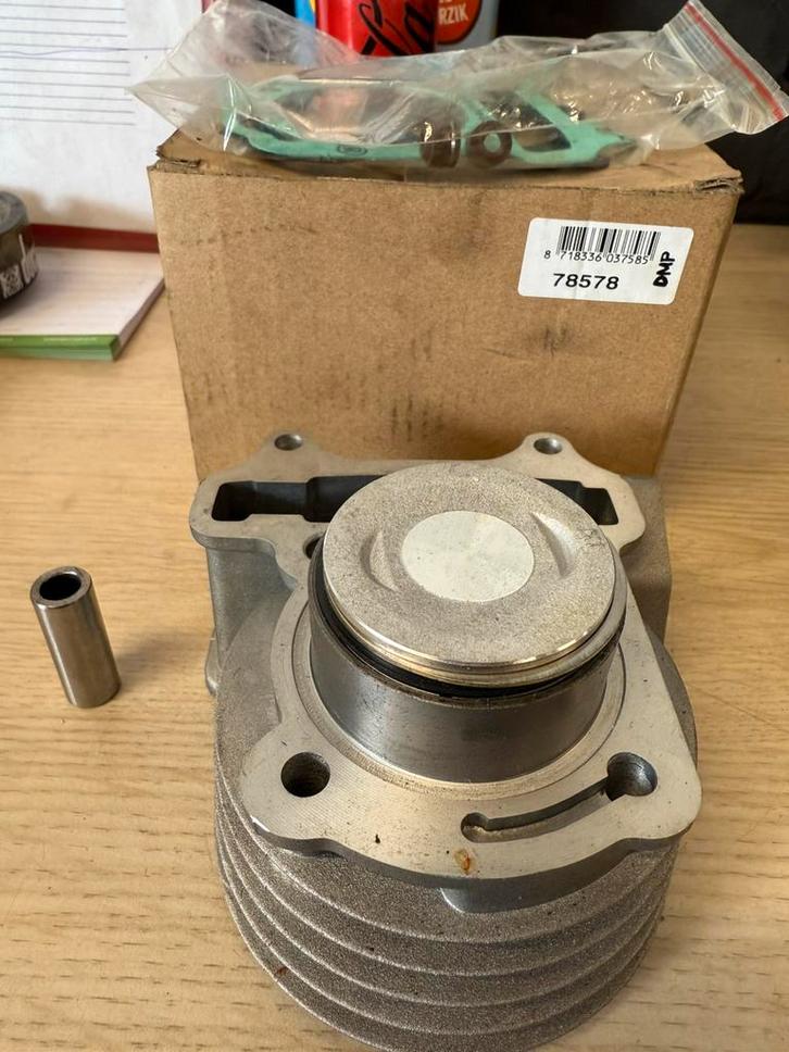 Nieuwe Cilinder 47MM Retro GY6 4T Kymco Compleet, Fietsen en Brommers, Brommeronderdelen | Scooters, Nieuw, Kymco, Cilinder, Ophalen of Verzenden