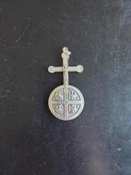 Zilveren kleurig Kruis met Jezus en Europa Medaille, Verzamelen, Ophalen of Verzenden, Gebruikt