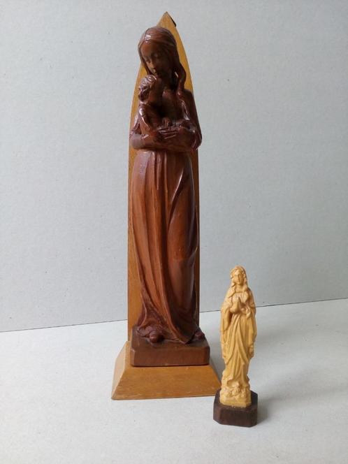 Oude beeldjes Maria(met kind)Houtsnijwerk.Pr.p/st.vanaf, Antiek en Kunst, Curiosa en Brocante, Ophalen of Verzenden