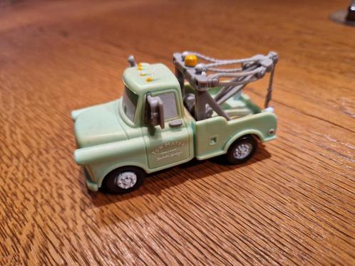 Sire Tow Mater van Disney / Pixar T2951, Verzamelen, Speelgoed, Zo goed als nieuw, Ophalen of Verzenden