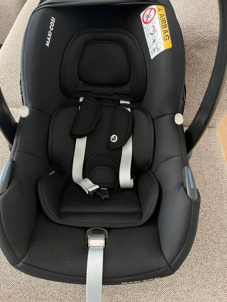 Maxi Cosi Cabriofix i-Size Essential Black, Kinderen en Baby's, Autostoeltjes, Zo goed als nieuw, Maxi-Cosi, 0 t/m 13 kg, Autogordel