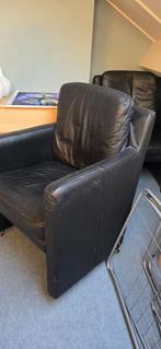 Twee zwarte stoelen - gebruikt, Ophalen, Gebruikt, Minder dan 75 cm, Leer