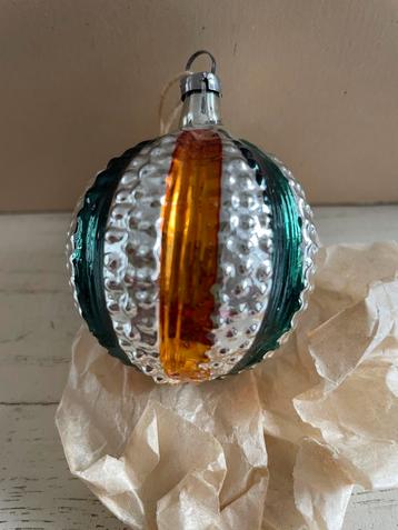 Vintage kerstbal beschikbaar voor biedingen