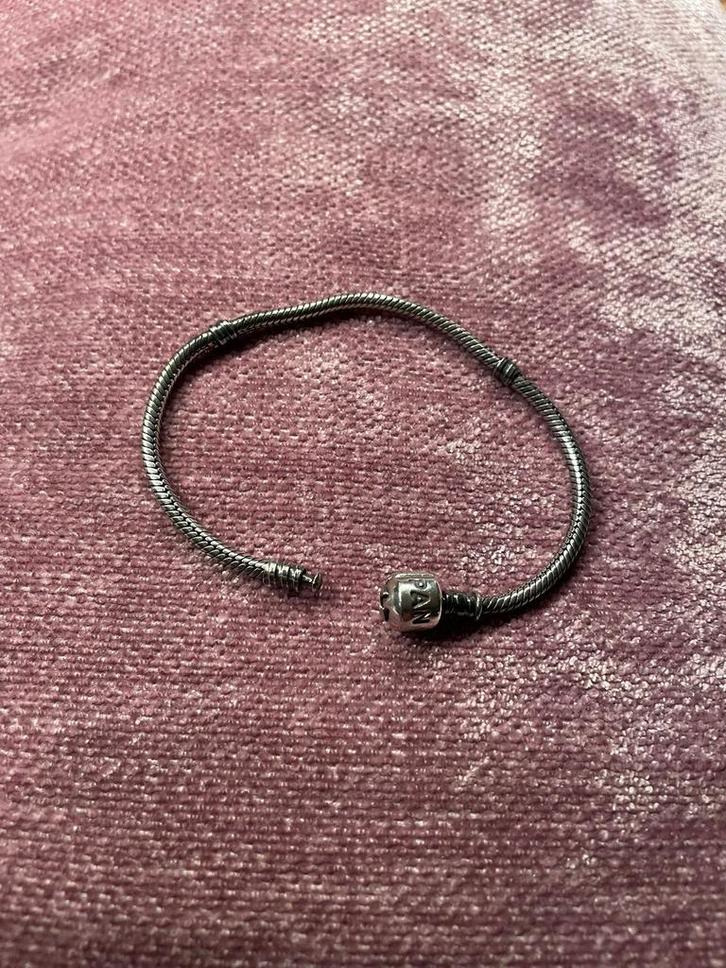 Pandora armband en bedels, Sieraden, Tassen en Uiterlijk, Armbanden, Zo goed als nieuw, Zilver, Zilver, Met bedels of kralen, Ophalen of Verzenden