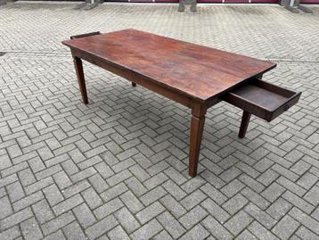Prachtige teakhouten tafel  beschikbaar voor biedingen