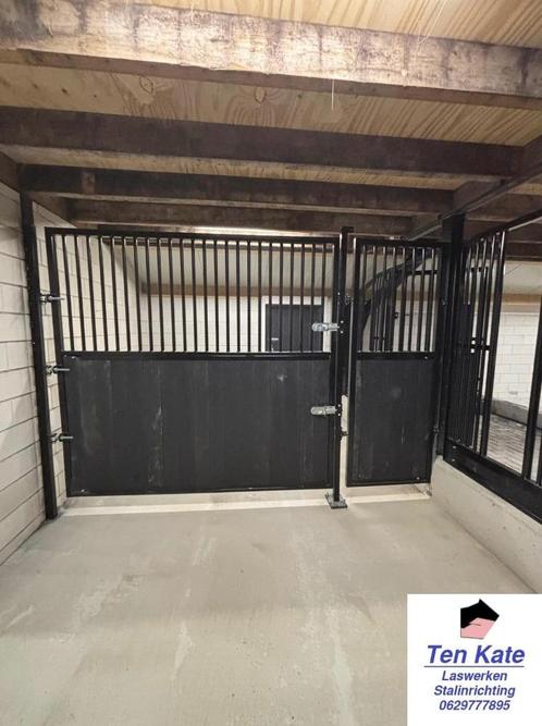 Tussenwand set draaibaar NIEUW, Dieren en Toebehoren, Stalling en Weidegang, Opfok, Stalling, Weidegang, Toebehoren, 4 paarden of pony's of meer