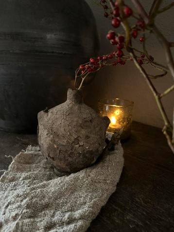 Antiek olieflesje beschikbaar voor biedingen