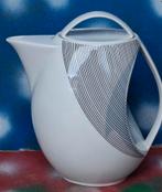 Theepot. BOHEMIA. Porselein. Design theepot.  21 cm., Ophalen, Overige typen, Zo goed als nieuw, Overige stijlen