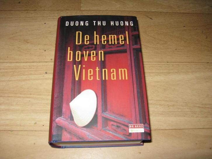 Duong Thu Huong - De hemel boven Vietnam, Boeken, Romans, Gelezen, Ophalen of Verzenden