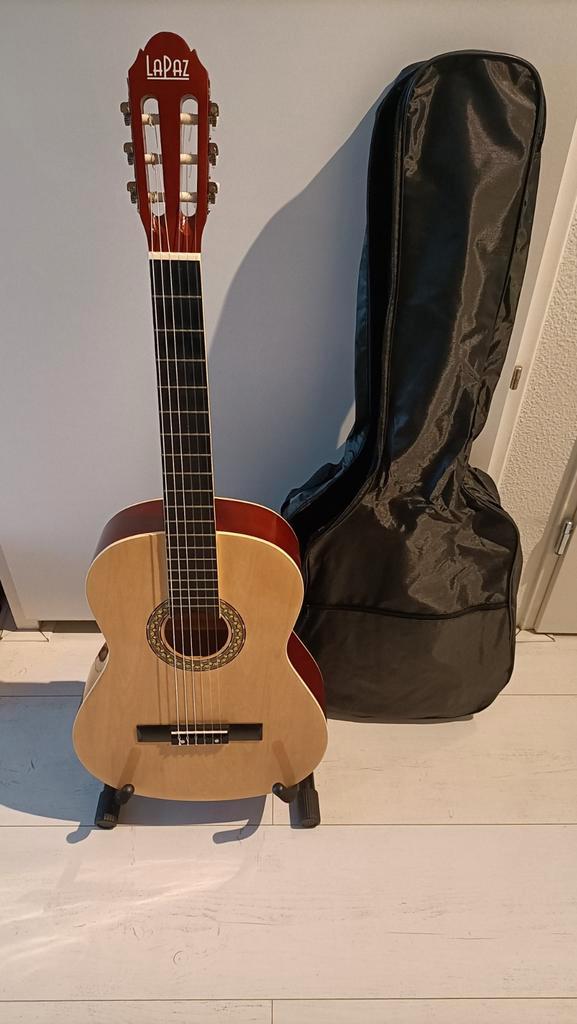 LaPaz klassiek gitaar plus accessoires, Muziek en Instrumenten, Snaarinstrumenten | Gitaren | Akoestisch, Gebruikt, Klassieke of Spaanse gitaar