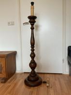 Notenhouten Staaande Lamp. Exclusief model., Huis en Inrichting, Lampen | Vloerlampen, Ophalen of Verzenden, Gebruikt, Hout