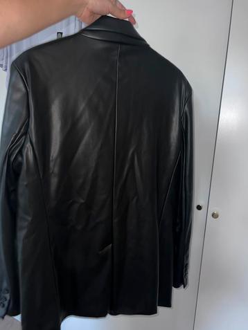 Zwarte leren blazer maat M beschikbaar voor biedingen