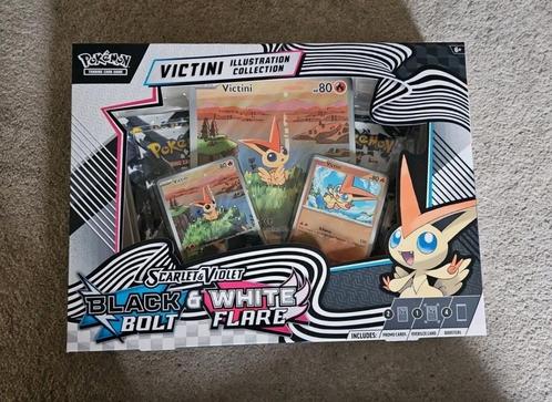 Victini Illustration Collection sealed black bolt & white, Hobby en Vrije tijd, Verzamelkaartspellen | Pokémon, Nieuw, Foil, Ophalen of Verzenden