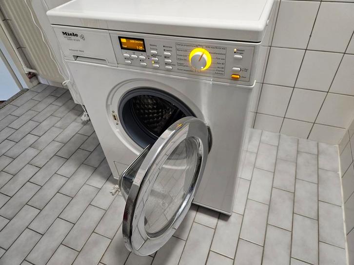 Miele Wasmachine WT 2670 - Werkt, maar heeft aandacht nodig, Witgoed en Apparatuur, Was-droogcombinaties, Gebruikt, 4 tot 6 kg