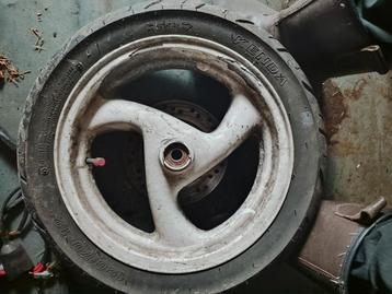 Peugeot vivacity velg beschikbaar voor biedingen