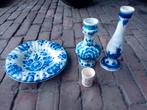 Delfs blauw bord 2 x vaas 1 het wit paardje potje, Ophalen