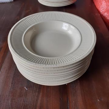 Wedgwood EDME Diepe borden Ø 23 cm in uitstekende gave staat beschikbaar voor biedingen