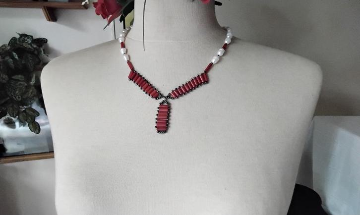 Prachtige Ketting Echte Bloedkoraal En echte Barok Parels, Sieraden, Tassen en Uiterlijk, Kettingen, Nieuw, Steen of Mineraal