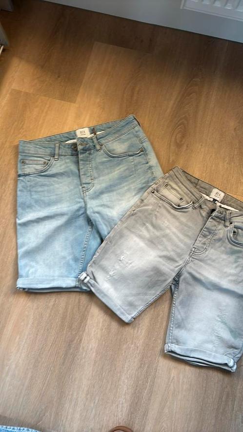 Mooie korte jeans broeken van (REV) Revelation maat S zgan, Kleding | Heren, Spijkerbroeken en Jeans, Zo goed als nieuw, W32 (confectie 46) of kleiner