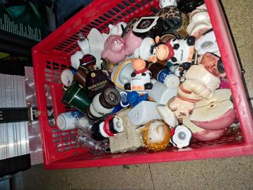 Te koop peper en zout stelletjes. beschikbaar voor biedingen