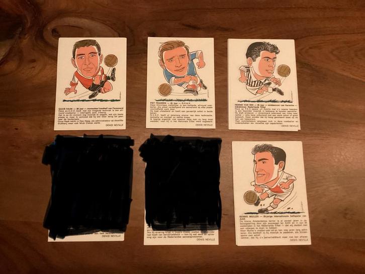 4 voetbalplaatjes uit 1964, Denis Neville, Verzamelen, Sportartikelen en Voetbal, Zo goed als nieuw, Poster, Plaatje of Sticker