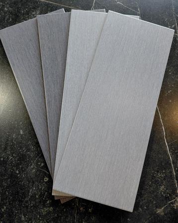 WANDTEGELS GRIJS en GRAFIET 20x50 cm UITVERKOOP beschikbaar voor biedingen