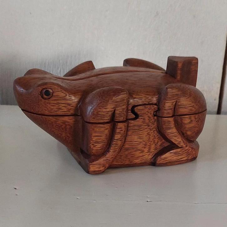 Kikker houtsnijwerk verborgen bakje in de kikker frog hout, Antiek en Kunst, Kunst | Beelden en Houtsnijwerken, Ophalen of Verzenden
