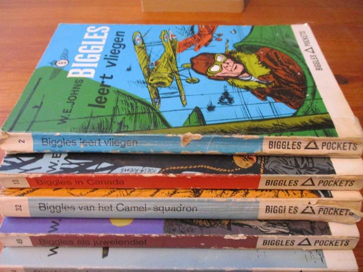 Biggles, setje van 5 pockets + 1 groter boek, Boeken, Kinderboeken | Jeugd | 13 jaar en ouder, Gelezen, Ophalen of Verzenden