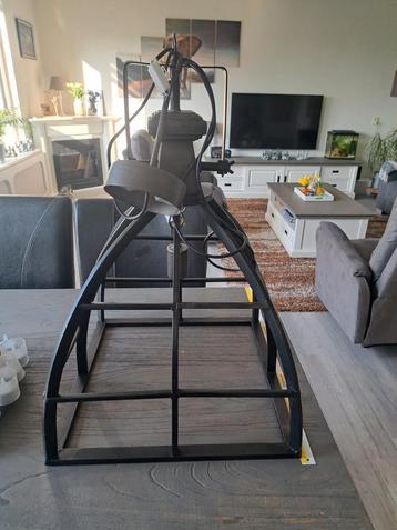 Industriële hanglamp beschikbaar voor biedingen