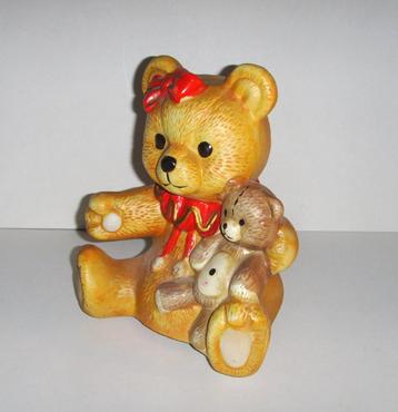 Leuk keramiek kerstbeertje met muziek van de ´70 jaren.  beschikbaar voor biedingen