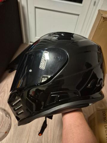 Simpson Venom black gloss maat L beschikbaar voor biedingen